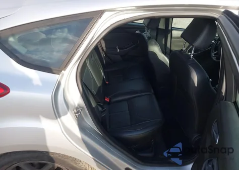 2016 Ford Focus Se из США, поврежденный, VIN 1FADP3K29GL255936